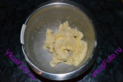 <b>Приготовление франжипана: </b>
Размягченное сливочное масло взбить с сахаром.
